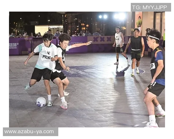 冬日街头足球明星时尚风采尽显引领潮流新风尚