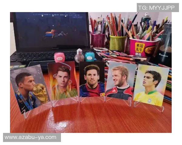 揭开足球明星卡牌的神秘面纱体验开箱乐趣与收藏价值的完美结合 揭开足球明星卡牌的神秘面纱体验开箱乐趣与收藏价值的完美结合