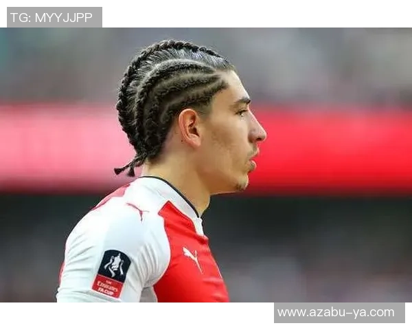 足球明星白人扎小辫的独特风格与赛场魅力揭秘 足球明星白人扎小辫的独特风格与赛场魅力揭秘