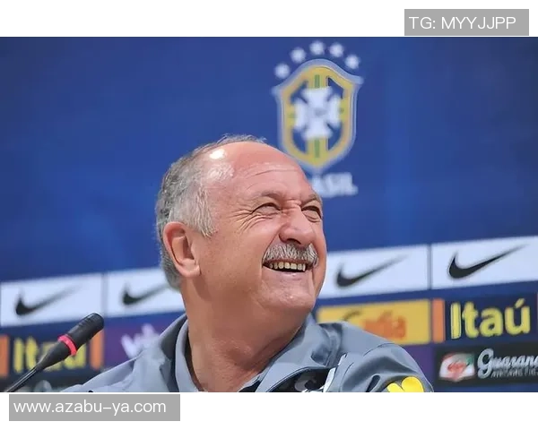 足球明星私下生活真实面貌大揭秘独家照片曝光引发球迷热议 足球明星私下生活真实面貌大揭秘独家照片曝光引发球迷热议