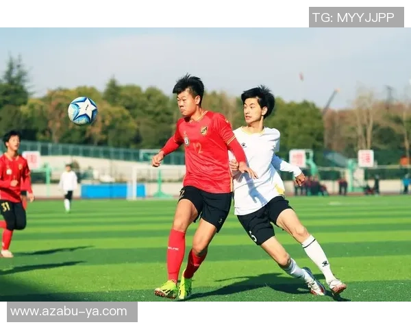 足球明星的荣耀与挑战:他们如何在绿茵场上书写传奇人生 足球明星的荣耀与挑战:他们如何在绿茵场上书写传奇人生