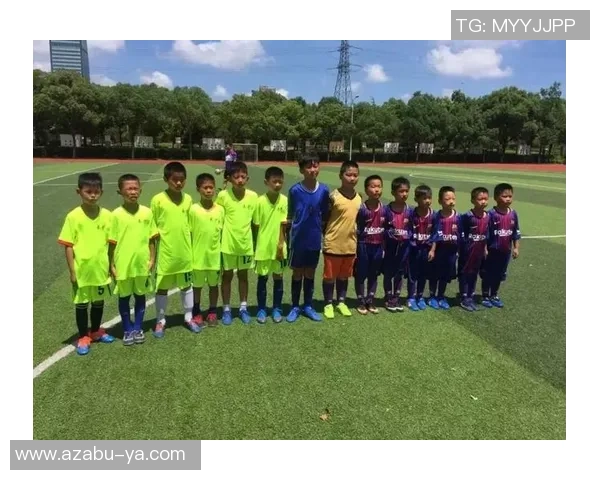 重庆珊瑚小学足球明星崭露头角助力校园体育发展与青少年成长 重庆珊瑚小学足球明星崭露头角助力校园体育发展与青少年成长